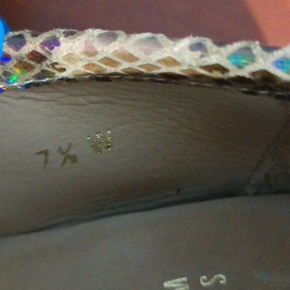Stuart Weitzman python print 7.5 holographic overlay tan & brown flats - Picture 15 of 17